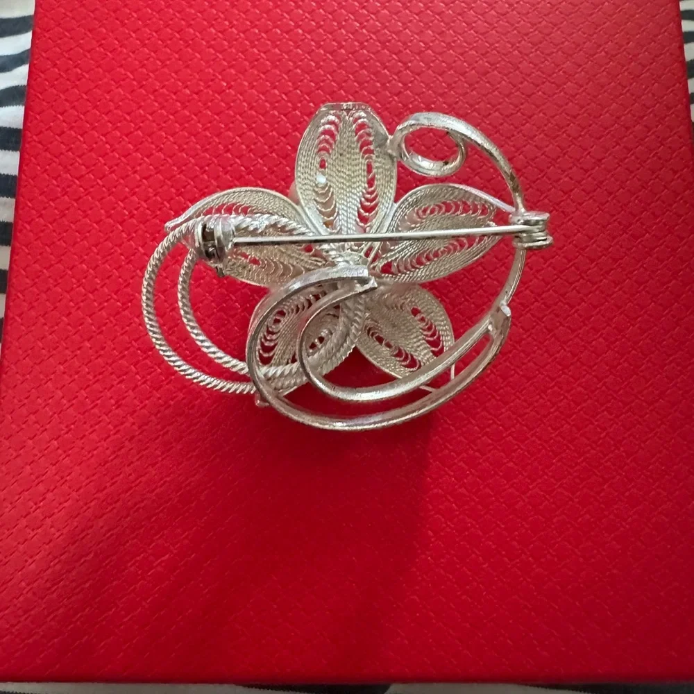 Elegant Silver Floral Brooch with Pearls